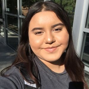 Meet your Posher, Alondra